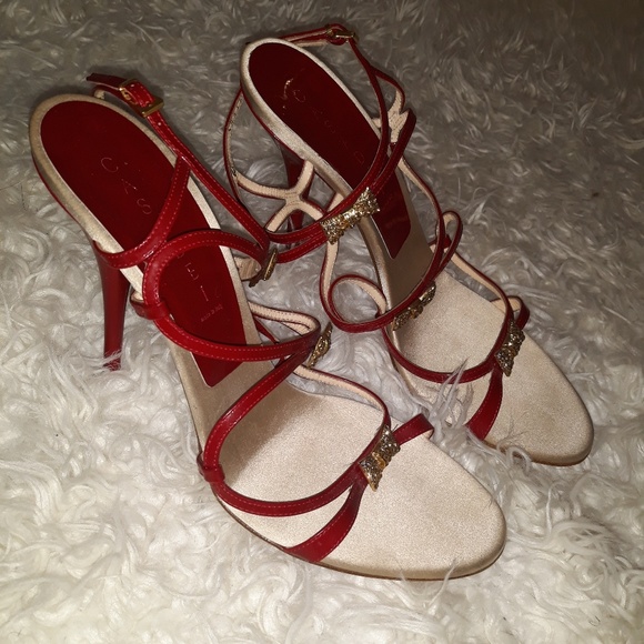 Heels - Picture 3 of 4